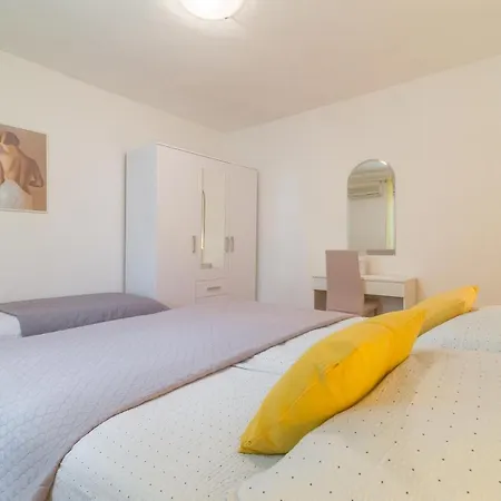 Apartments Tolic Biograd Na Moru Exterior photo