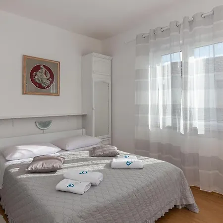 Apartments Tolic Biograd Na Moru Exterior photo