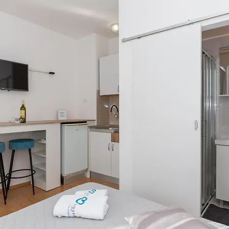 Apartments Tolic Biograd Na Moru Exterior photo